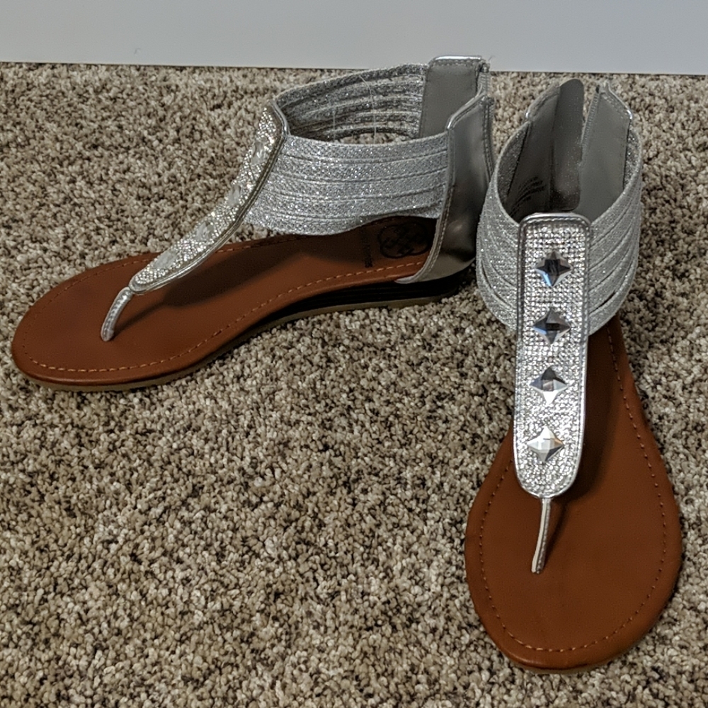 Sandles